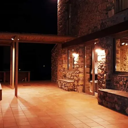 Casa En Paraje Natural Unico 25 Pax * Girona